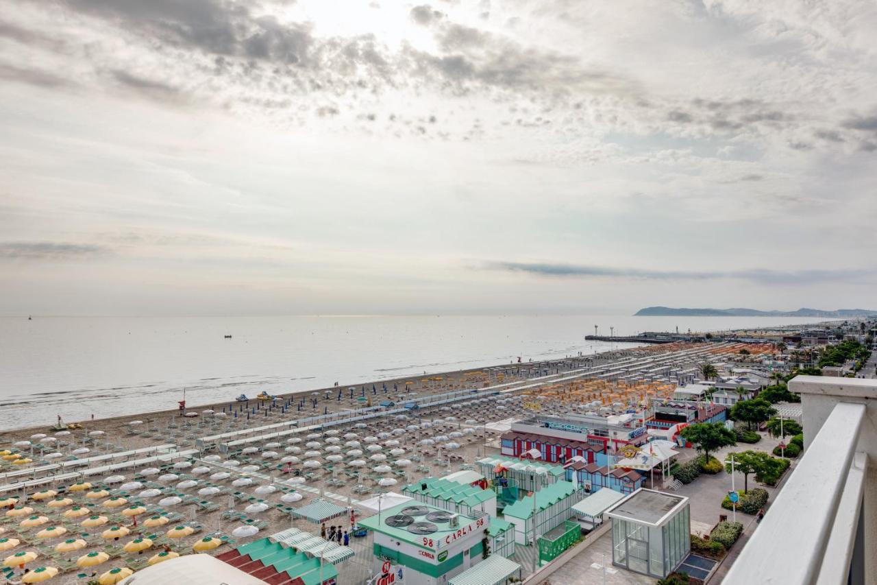 Hotel Margareth Riccione Exteriör bild