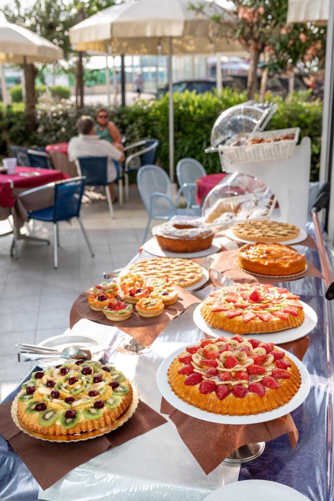 Hotel Margareth Riccione Exteriör bild