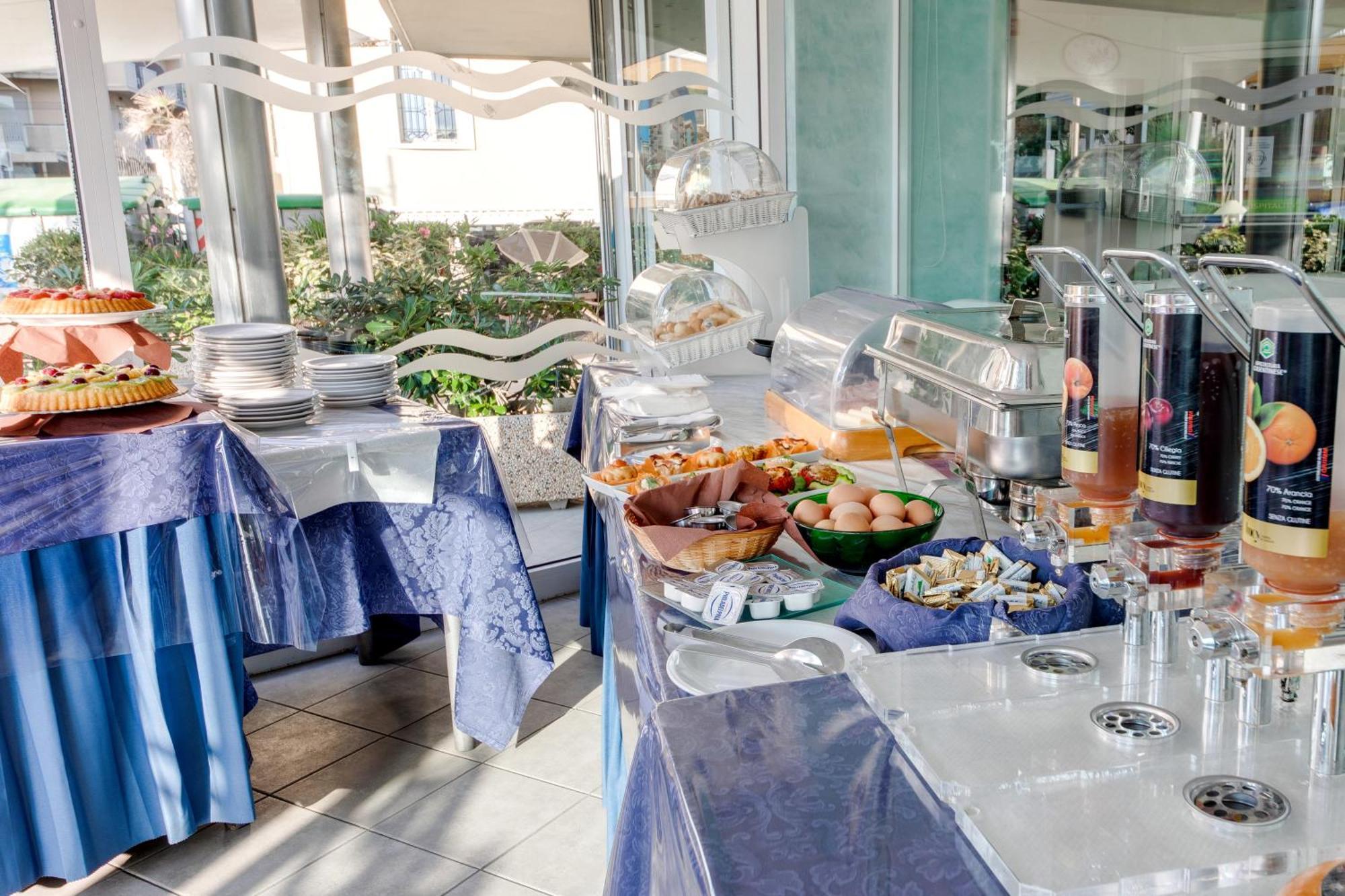 Hotel Margareth Riccione Exteriör bild