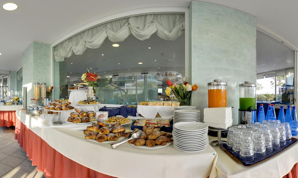 Hotel Margareth Riccione Exteriör bild