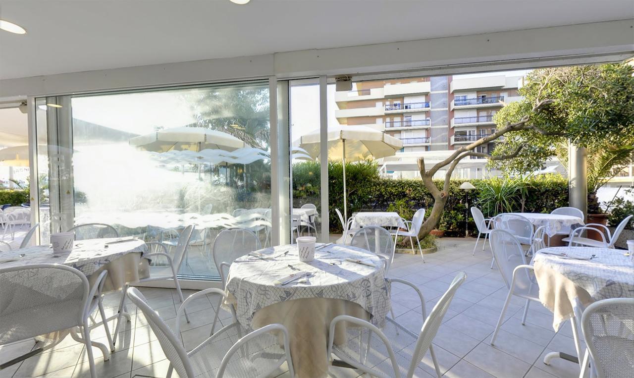 Hotel Margareth Riccione Exteriör bild