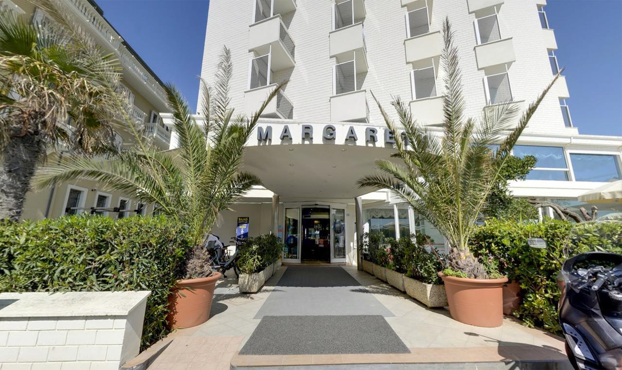 Hotel Margareth Riccione Exteriör bild
