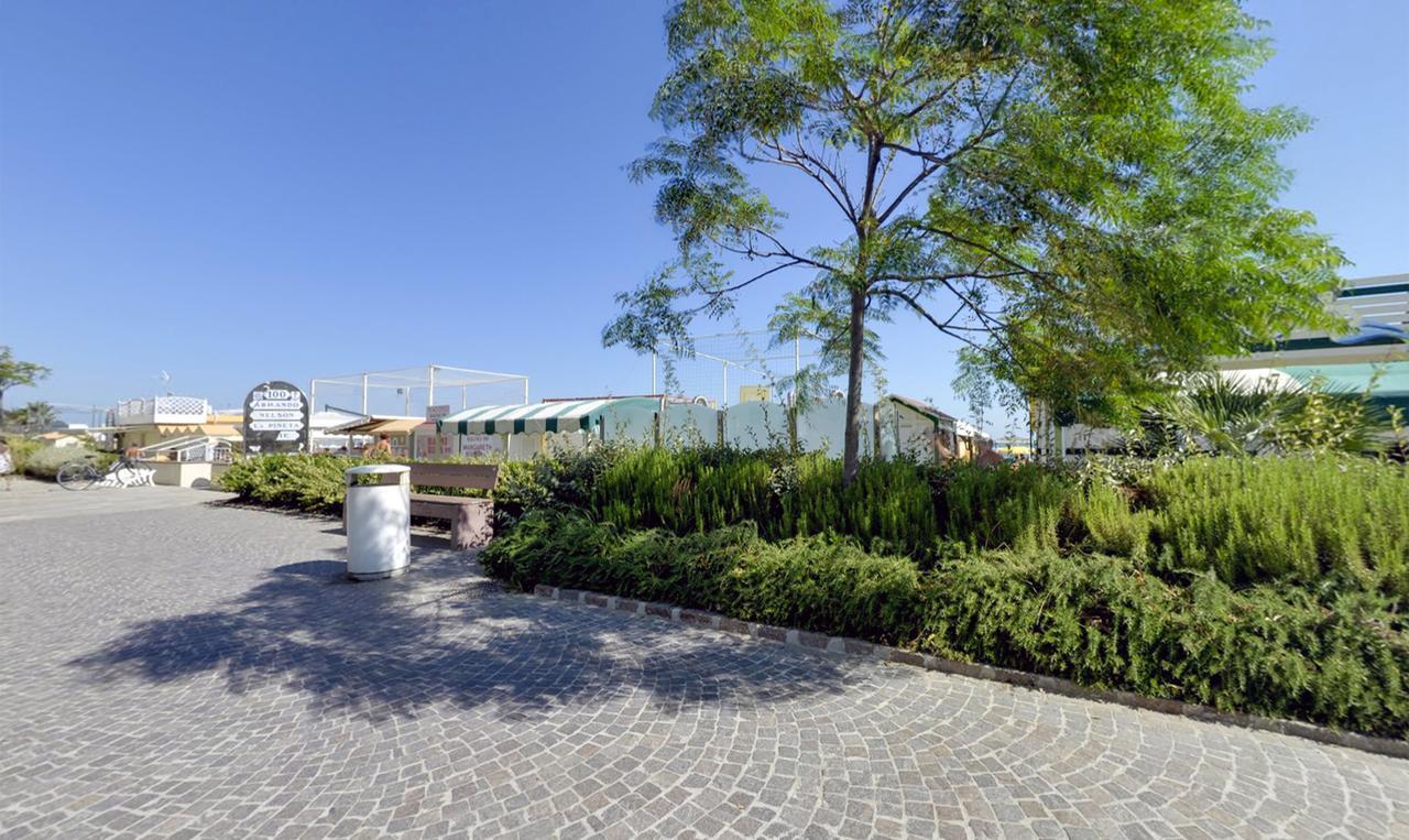 Hotel Margareth Riccione Exteriör bild