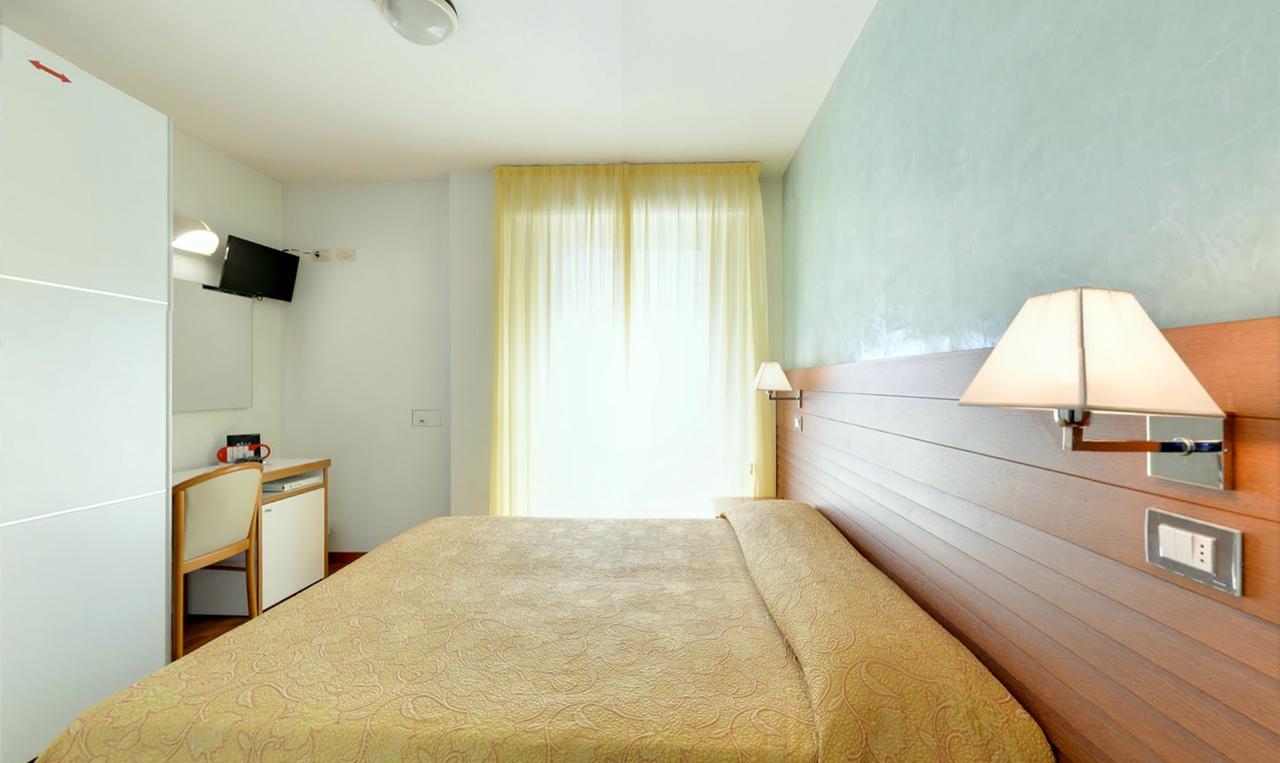 Hotel Margareth Riccione Exteriör bild