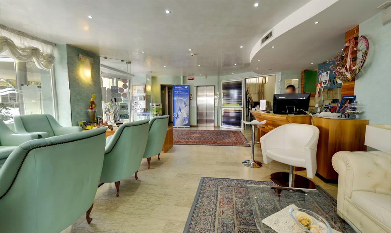 Hotel Margareth Riccione Exteriör bild