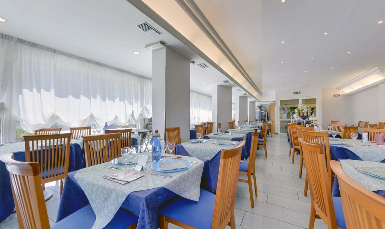 Hotel Margareth Riccione Exteriör bild
